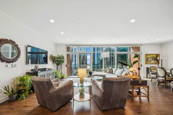 Chicago, IL 60611,445 E North Water ST #2203