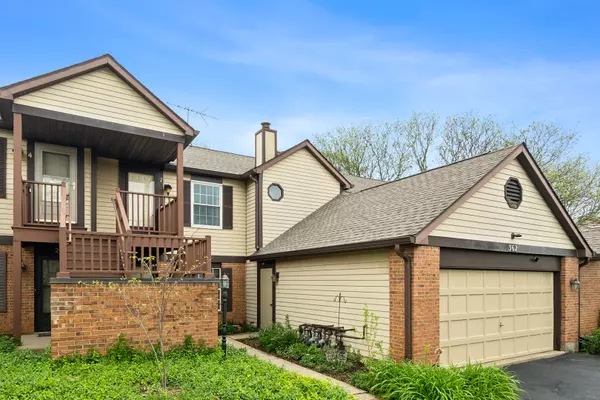 362 Sandhurst CIR #7, Glen Ellyn, IL 60137