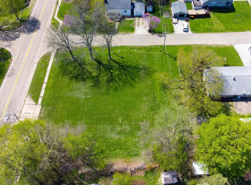 600 E Cedar ST, Leroy, IL 61752