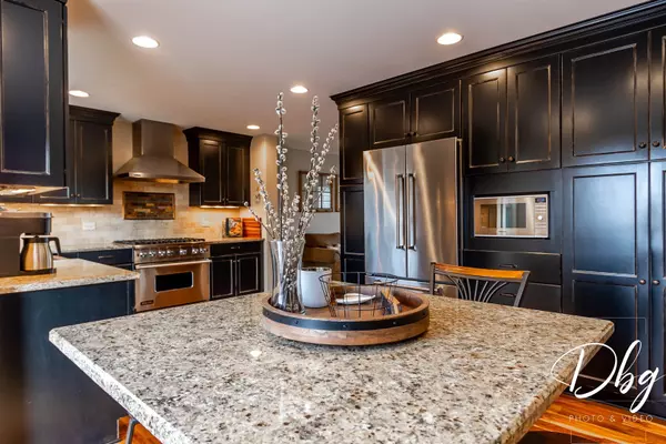 Round Lake Beach, IL 60073,2622 Acorn DR