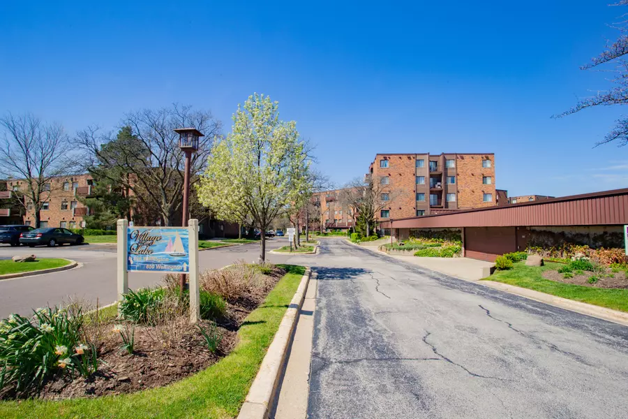 850 Wellington AVE #410, Elk Grove Village, IL 60007