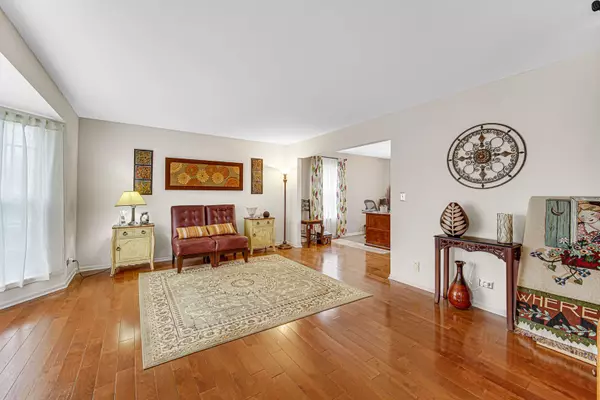 Carol Stream, IL 60188,1287 Crystal Shore DR