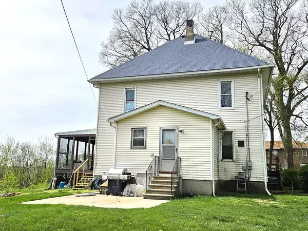 Sterling, IL 61081,102 5th AVE