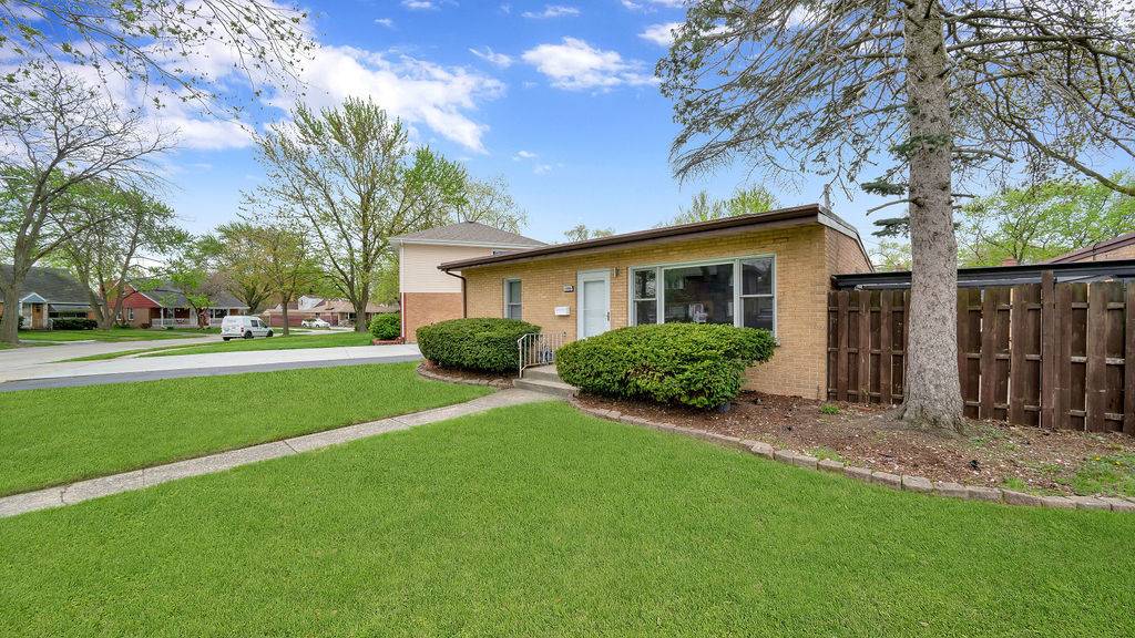 11560 S LEE RD, Alsip, IL 60803