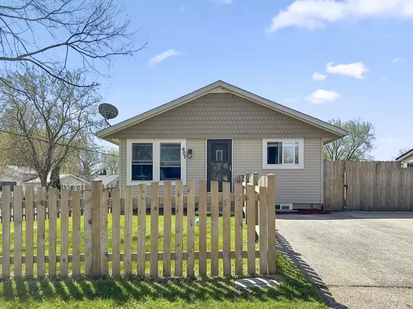 Round Lake Beach, IL 60073,607 Lilac CT