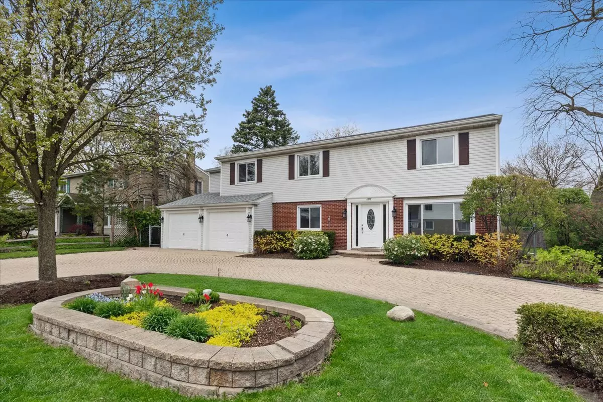 Deerfield, IL 60015,1102 Country LN