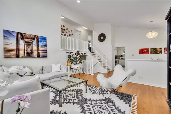 Northbrook, IL 60062,3425 Harris DR