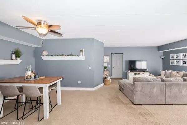Alsip, IL 60803,5331 W MINT JULIP DR #201