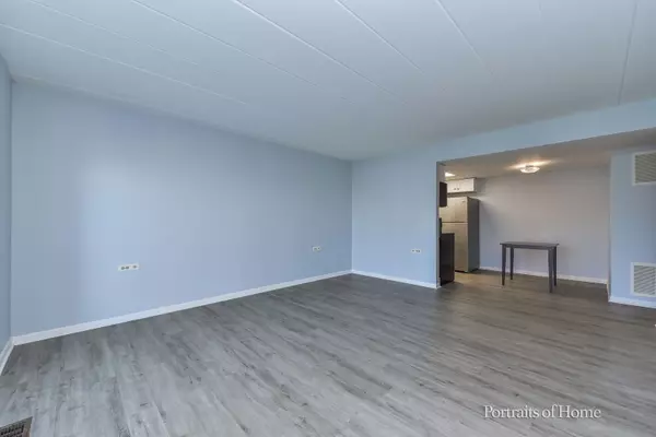 Downers Grove, IL 60515,5300 Walnut AVE #15A