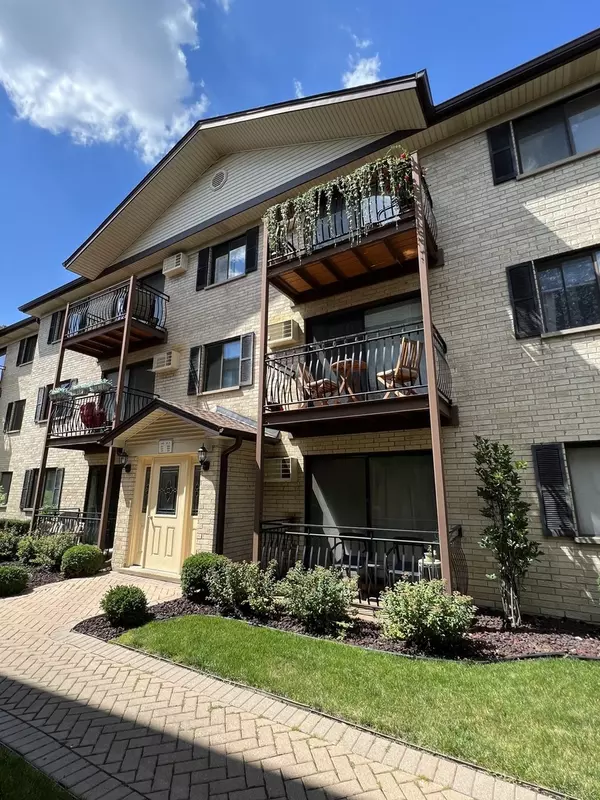 5143 N East River RD #258, Chicago, IL 60656