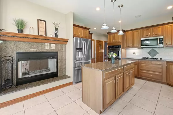 Spring Grove, IL 60081,8775 Country Shire LN