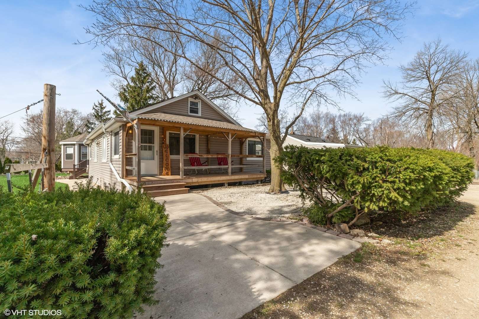 42372 N B ST, Antioch, IL 60002