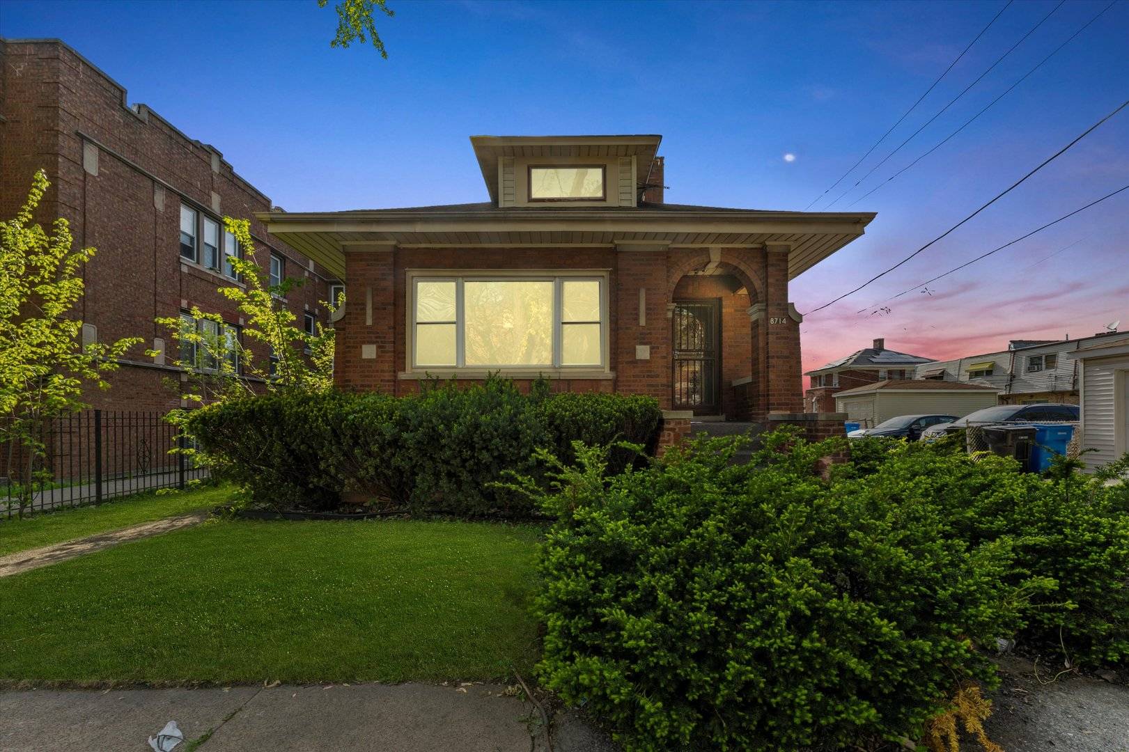 Chicago, IL 60620,8714 S May ST