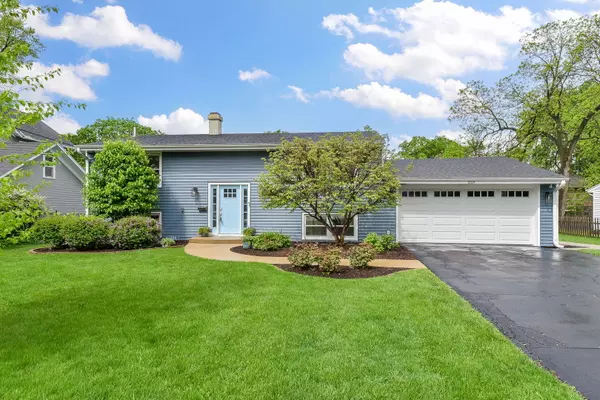 1204 N President ST, Wheaton, IL 60187