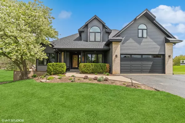 6718 E Applewood LN, Spring Grove, IL 60081