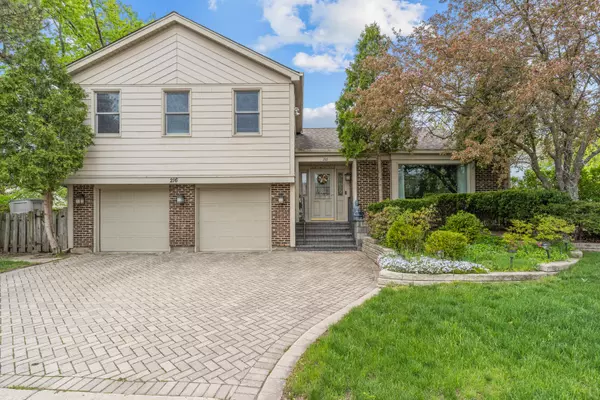 216 E Fox Hill DR, Buffalo Grove, IL 60089
