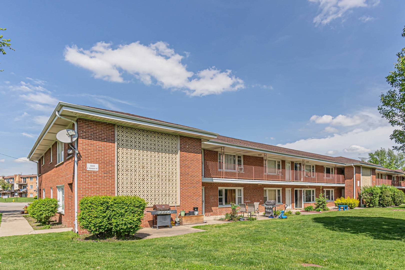 1111 E Algonquin RD #11, Arlington Heights, IL 60005