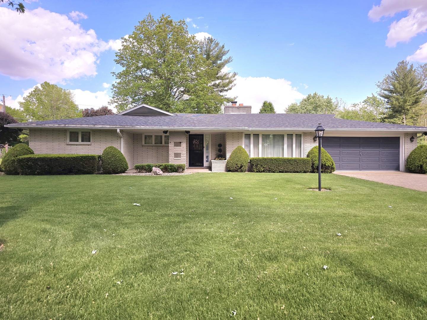 202 Julie DR,  Kankakee,  IL 60901