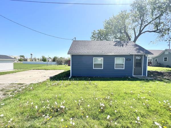 111 S West ST,  Gifford,  IL 61847