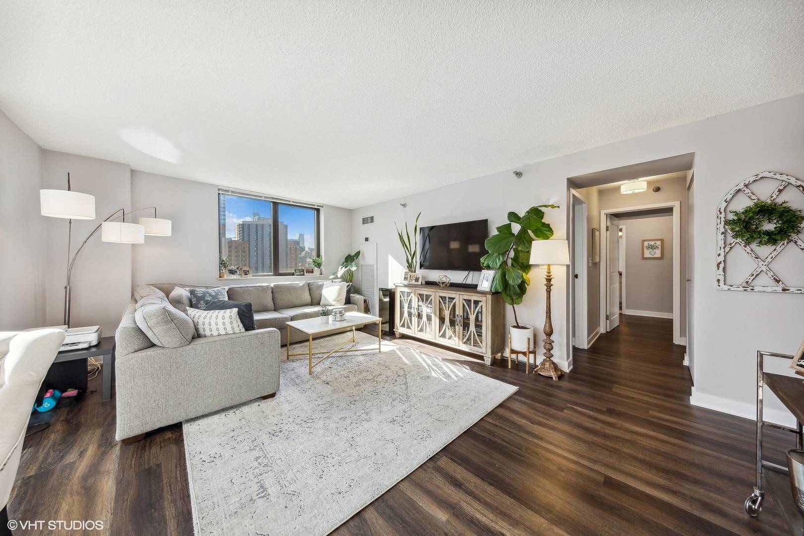 Chicago, IL 60610,33 W Delaware PL #16A