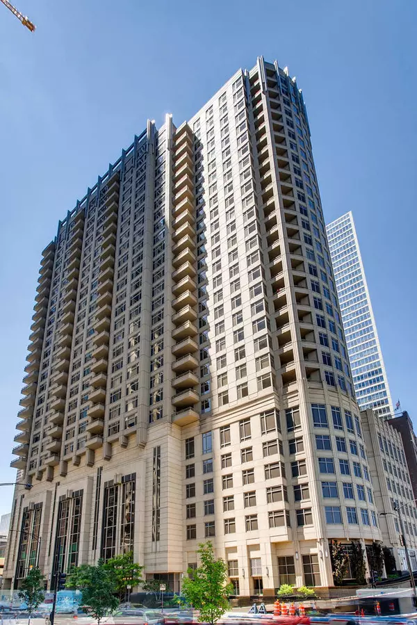 530 N LAKE SHORE DR #2402, Chicago, IL 60611