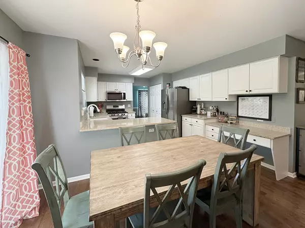 Carpentersville, IL 60110,1816 Van Dyke LN