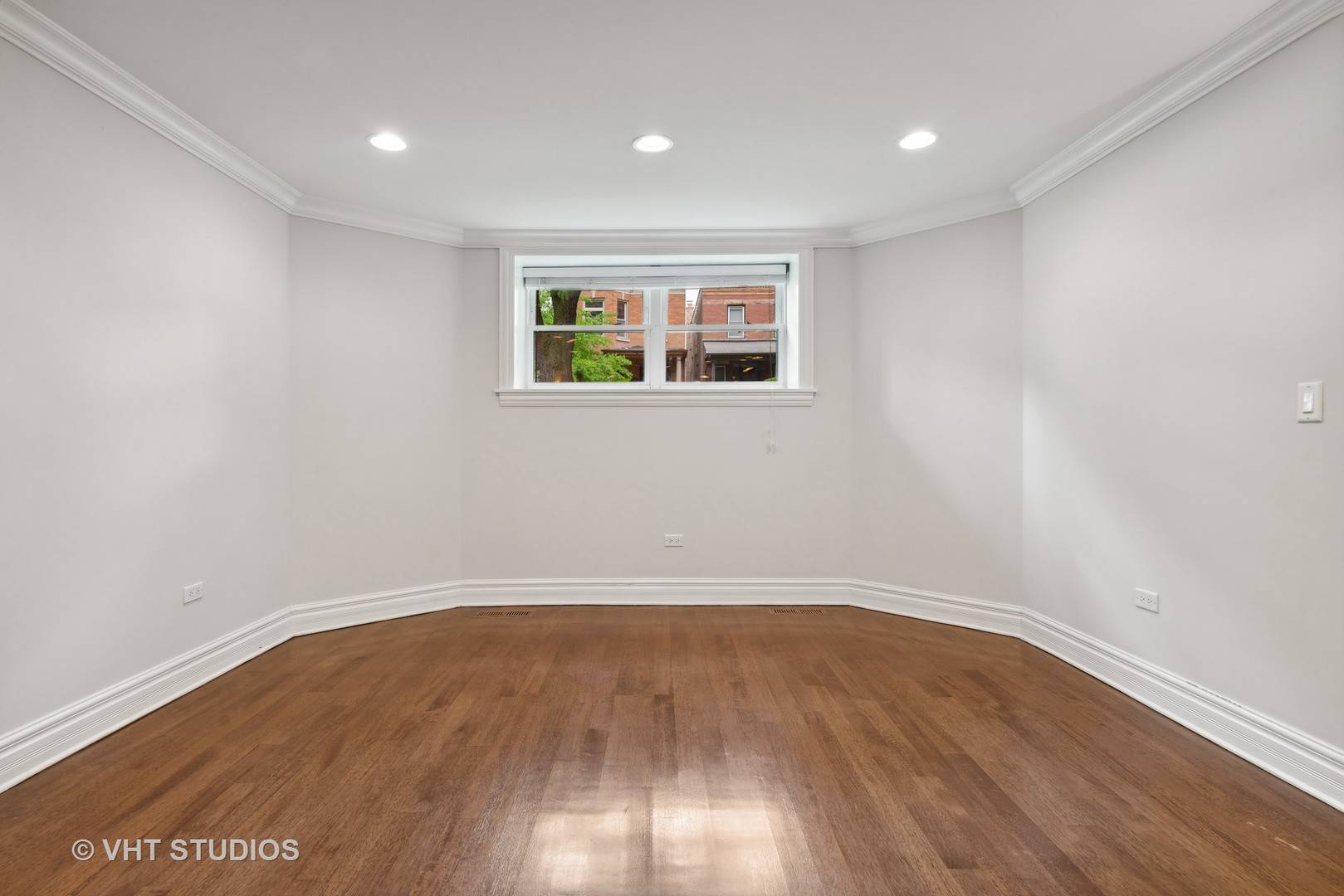 Chicago, IL 60640,1625 W Catalpa AVE #G