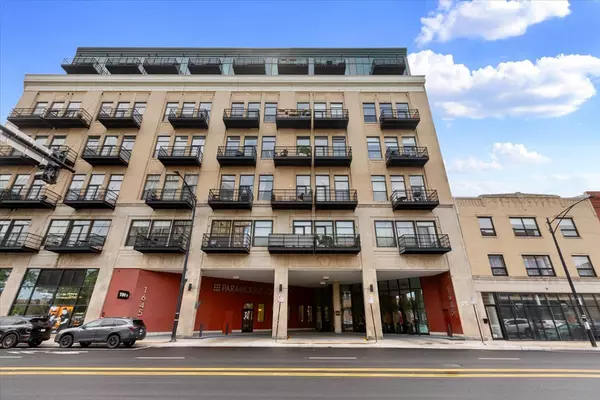 1645 W Ogden AVE #329, Chicago, IL 60612