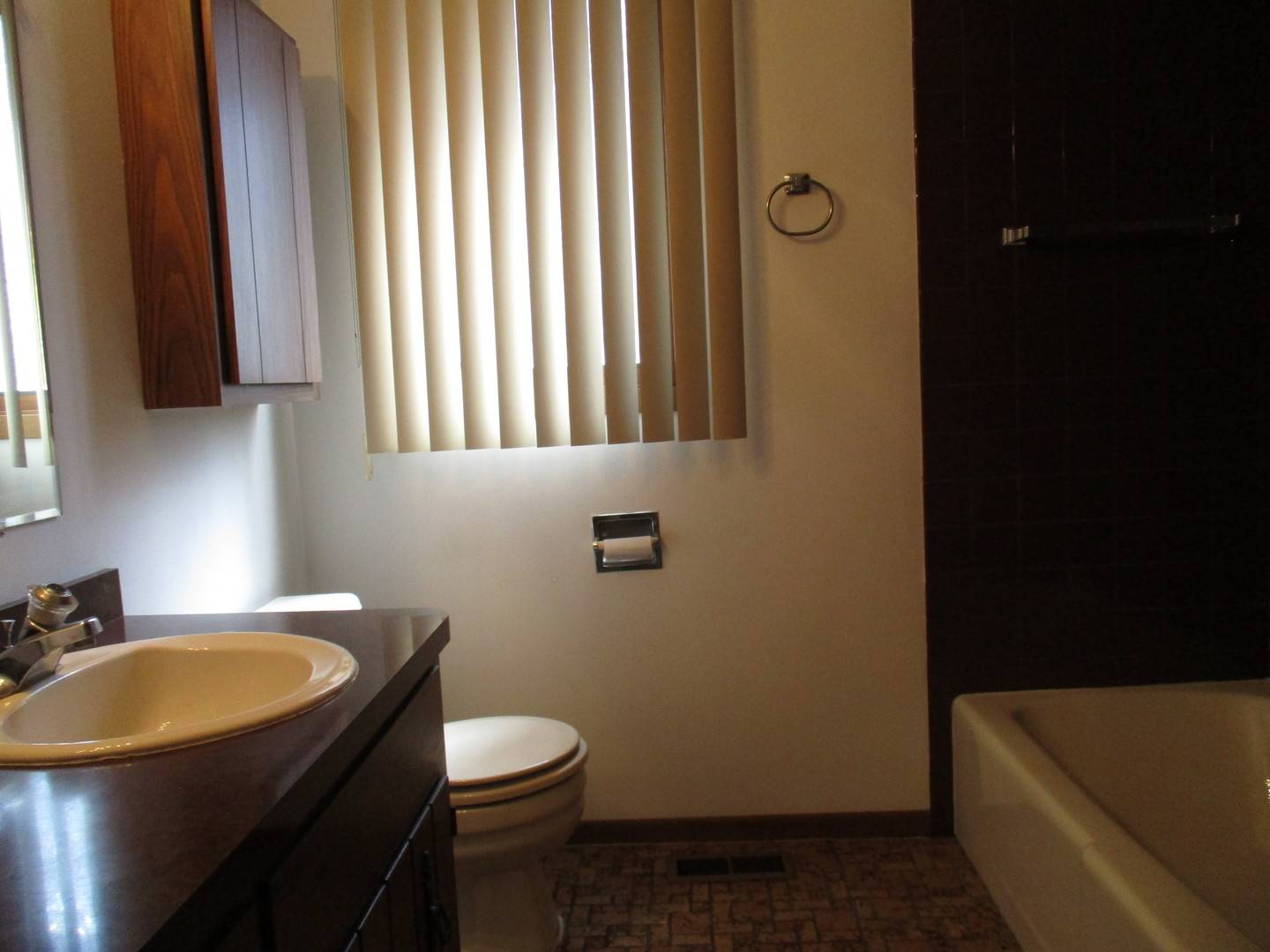 Alsip, IL 60803,12227 SPENCER ST