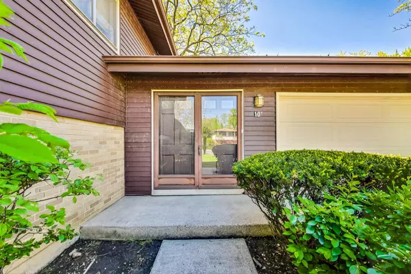 Deerfield, IL 60015,109 Mulberry RD