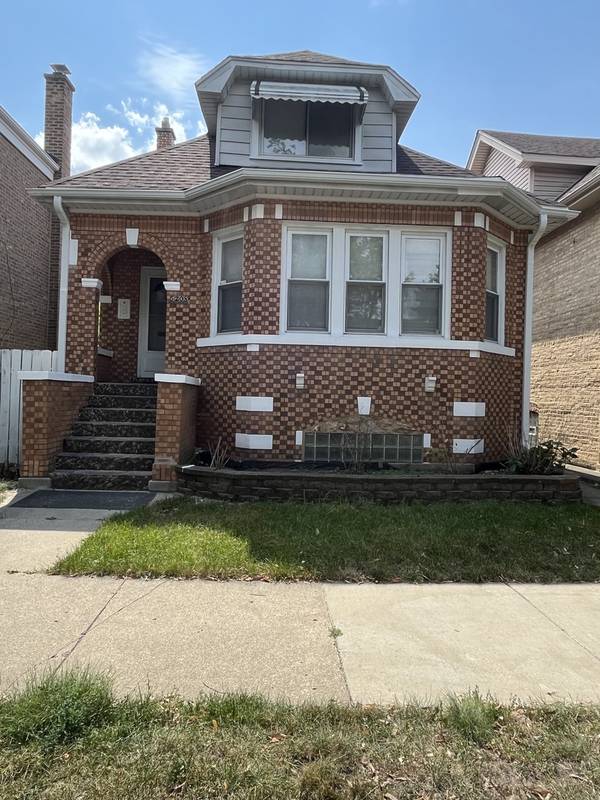 5208 N Larned AVE, Chicago, IL 60630