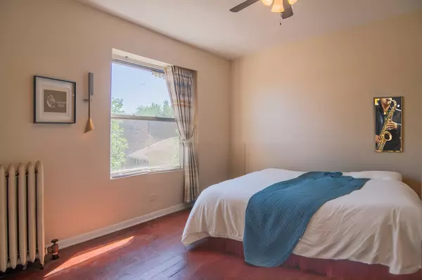 Chicago, IL 60626,1425 W JONQUIL TER #3