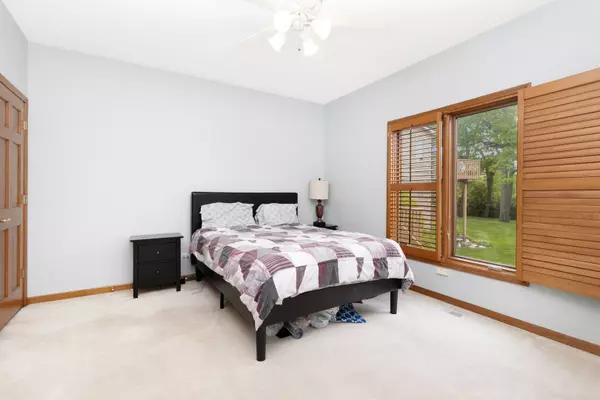 161 Santa Fe LN Willow Springs, IL 60480