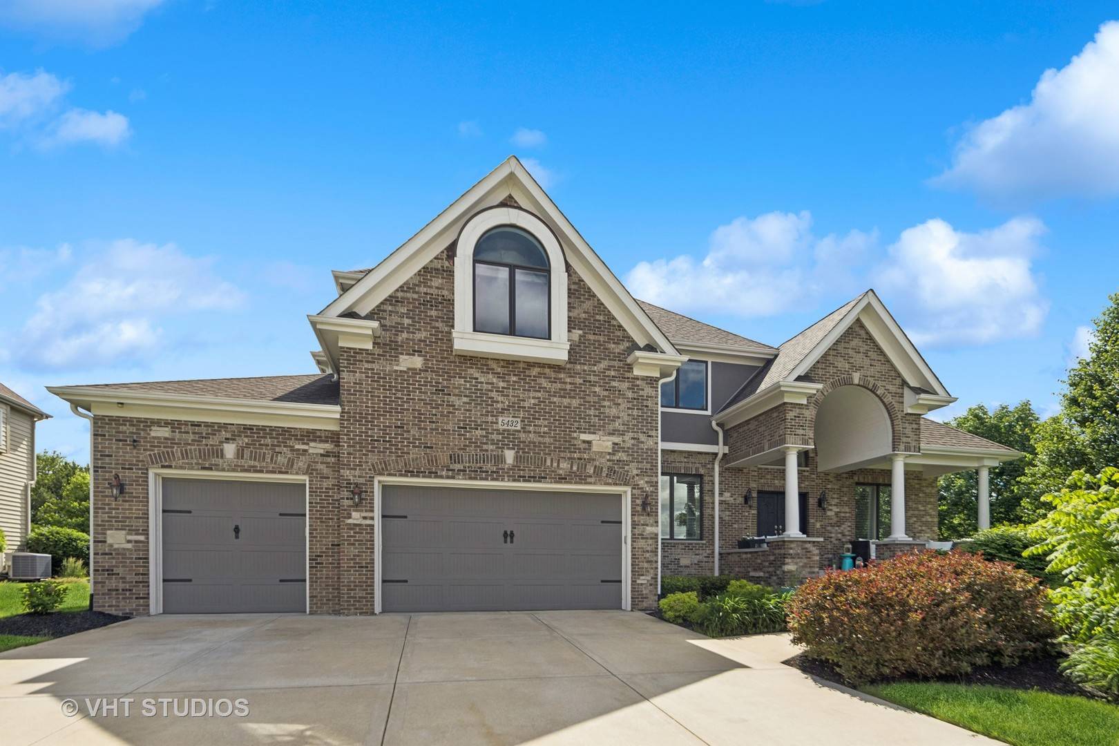 5432 Silk Oak DR, Naperville, IL 60564