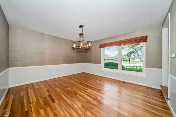 Oak Brook, IL 60523,18w743 Avenue Chateaux E