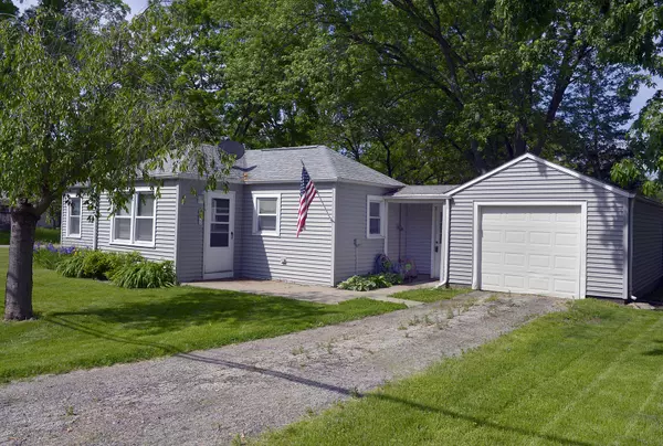 145 S Cash ST, Seneca, IL 61360