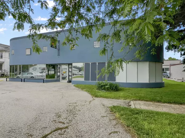 211 S 3rd ST, Watseka, IL 60970