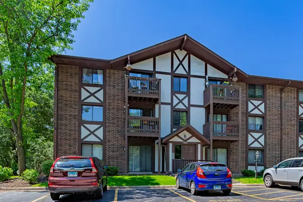 Glen Ellyn, IL 60137,504 Taylor AVE #C