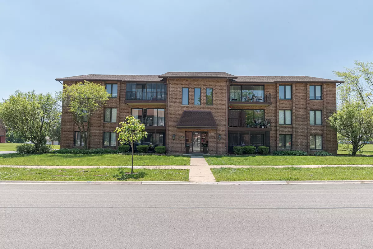 Orland Park, IL 60462,9949 Treetop DR #3306