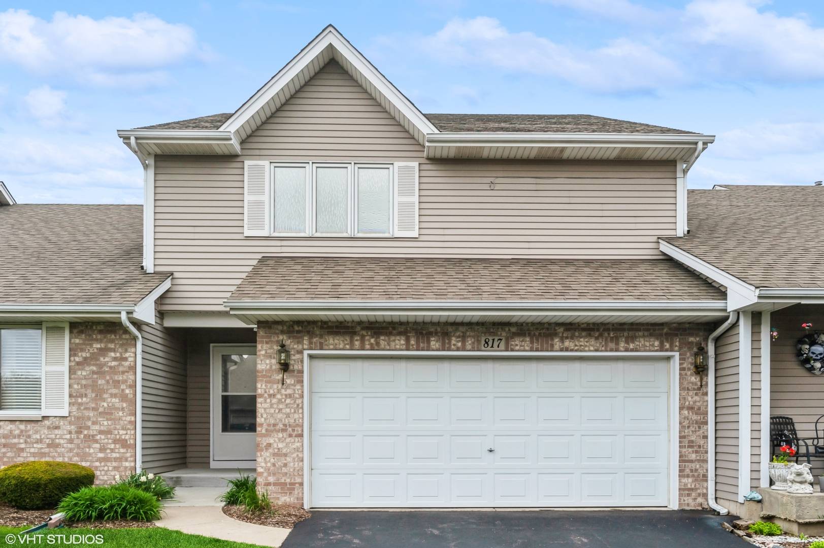 817 Bruce Robert LN, Hampshire, IL 60140