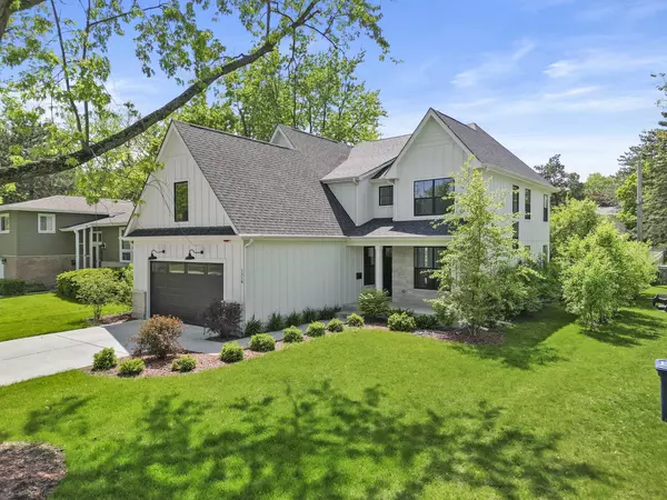 1318 Kenton RD, Deerfield, IL 60015