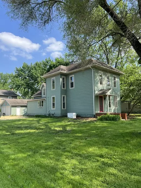 106 S Main ST, Seneca, IL 61360