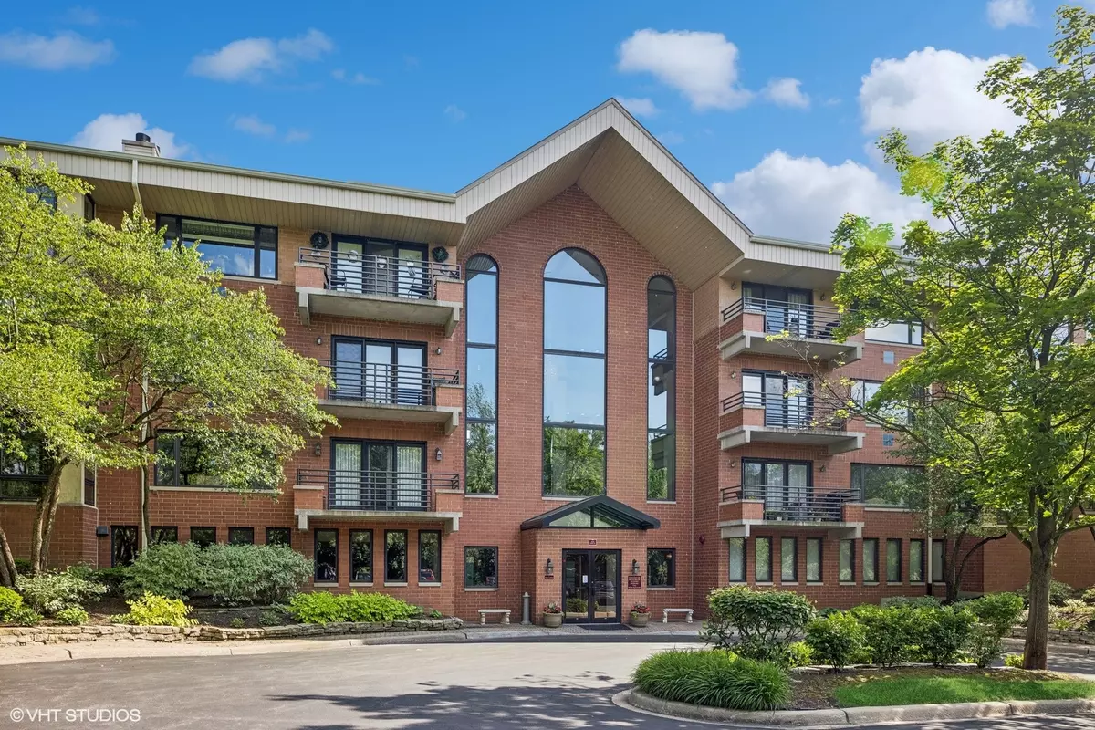 Oak Brook, IL 60523,3525 Cass CT #613