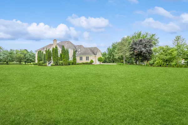 South Barrington, IL 60010,1 Shire TRL