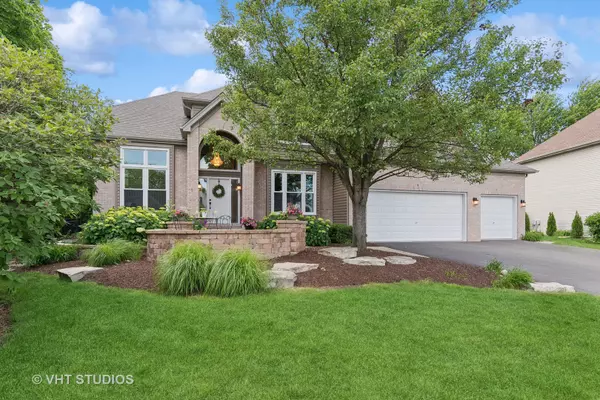 245 Alderwood LN, Aurora, IL 60504