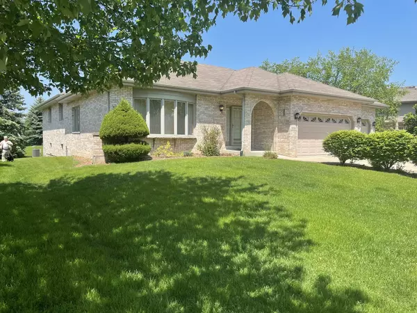 Woodridge, IL 60517,8894 Vail LN