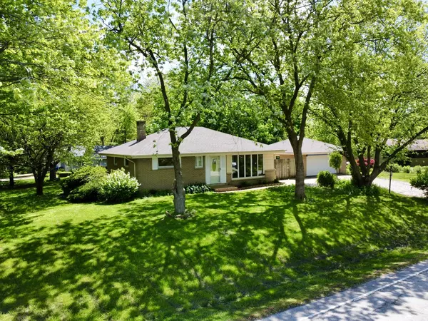 Lisle, IL 60532,5229 Larkspur LN