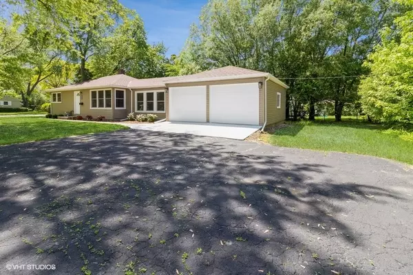 2205 Wilke RD, Rolling Meadows, IL 60008