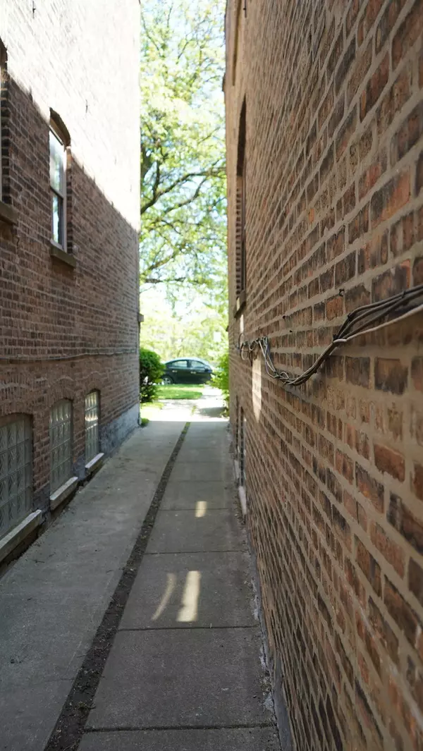 Chicago, IL 60620,7552 S Lafayette AVE