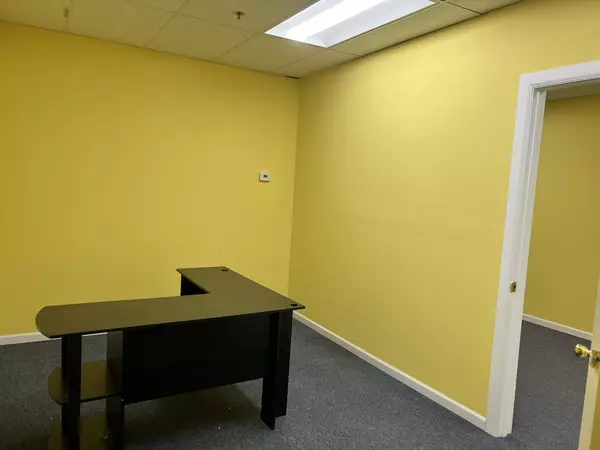 Lansing, IL 60438,3224 Ridge RD #202